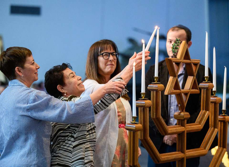 Patriots Circle | Community Candle Lighting Ceremony